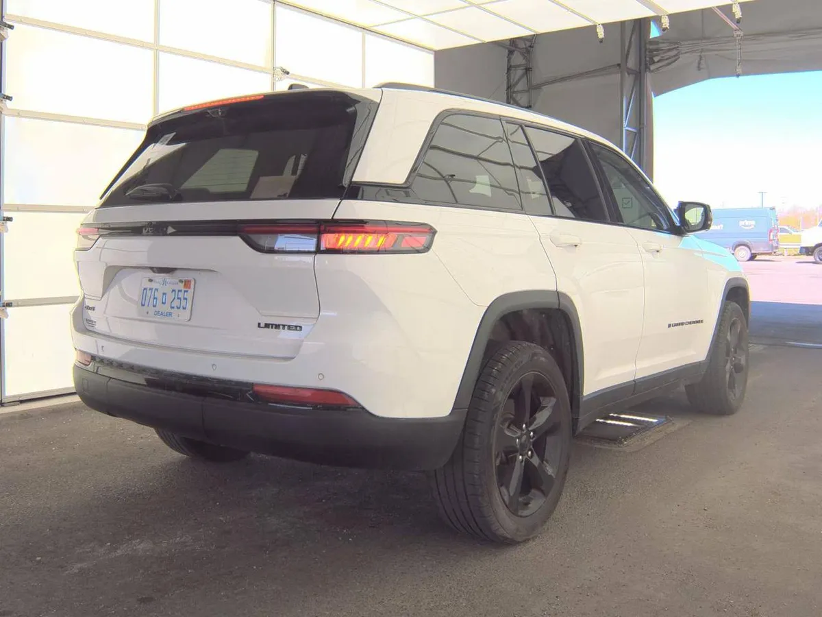 JEEP GRAND CHEROKEE LIMITED 2023