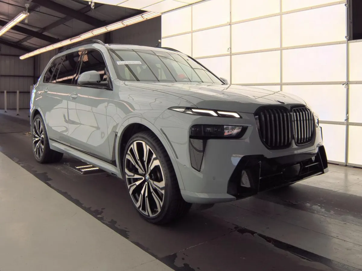 BMW X7 SPORTS ACTIVITY VEHICLE 2023