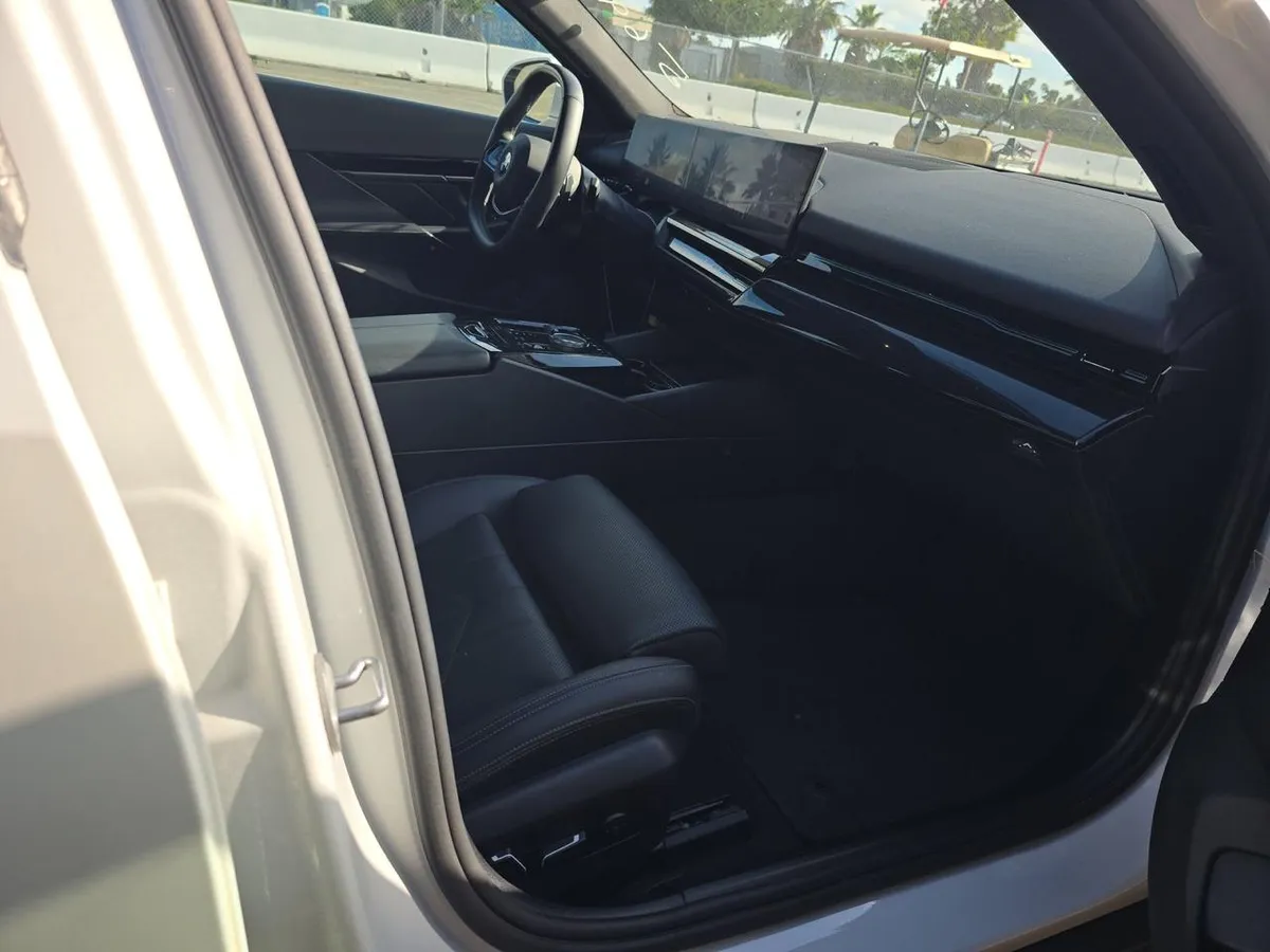 BMW 5 SERIES SEDAN 530I 2024