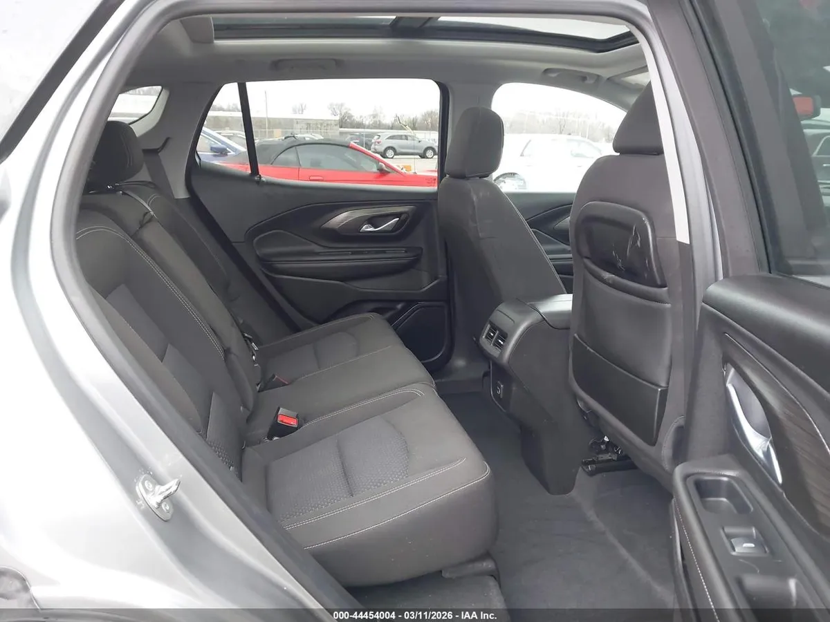 GMC TERRAIN ИЗВЕСТНЫЙ КОМФОРТНОЙ ПОДВЕСКОЙ И ЭКОНОМИЧНЫМ ТУРБОМОТОРОМ 2024