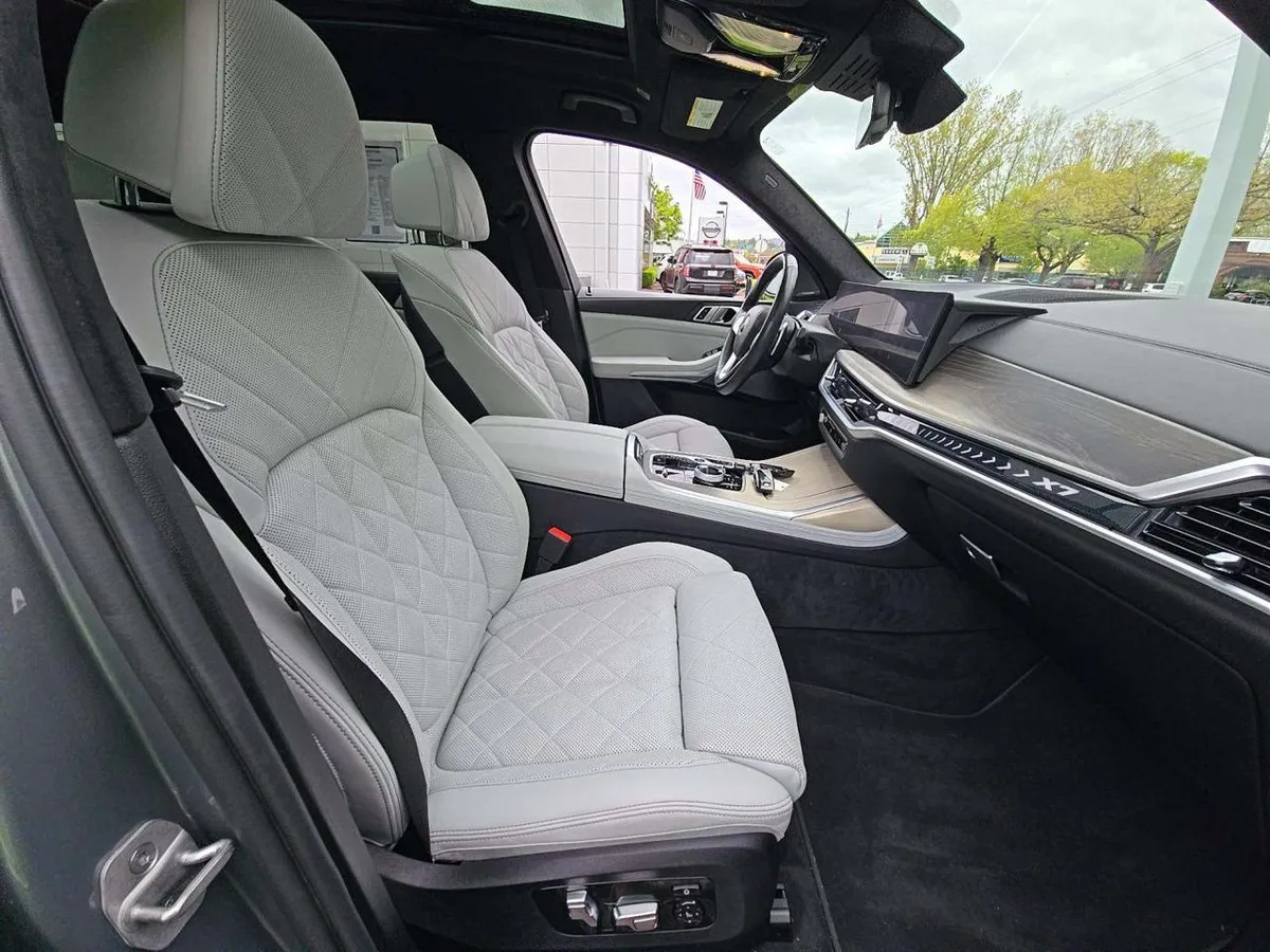 BMW X7 SPORTS ACTIVITY VEHICLE 2023
