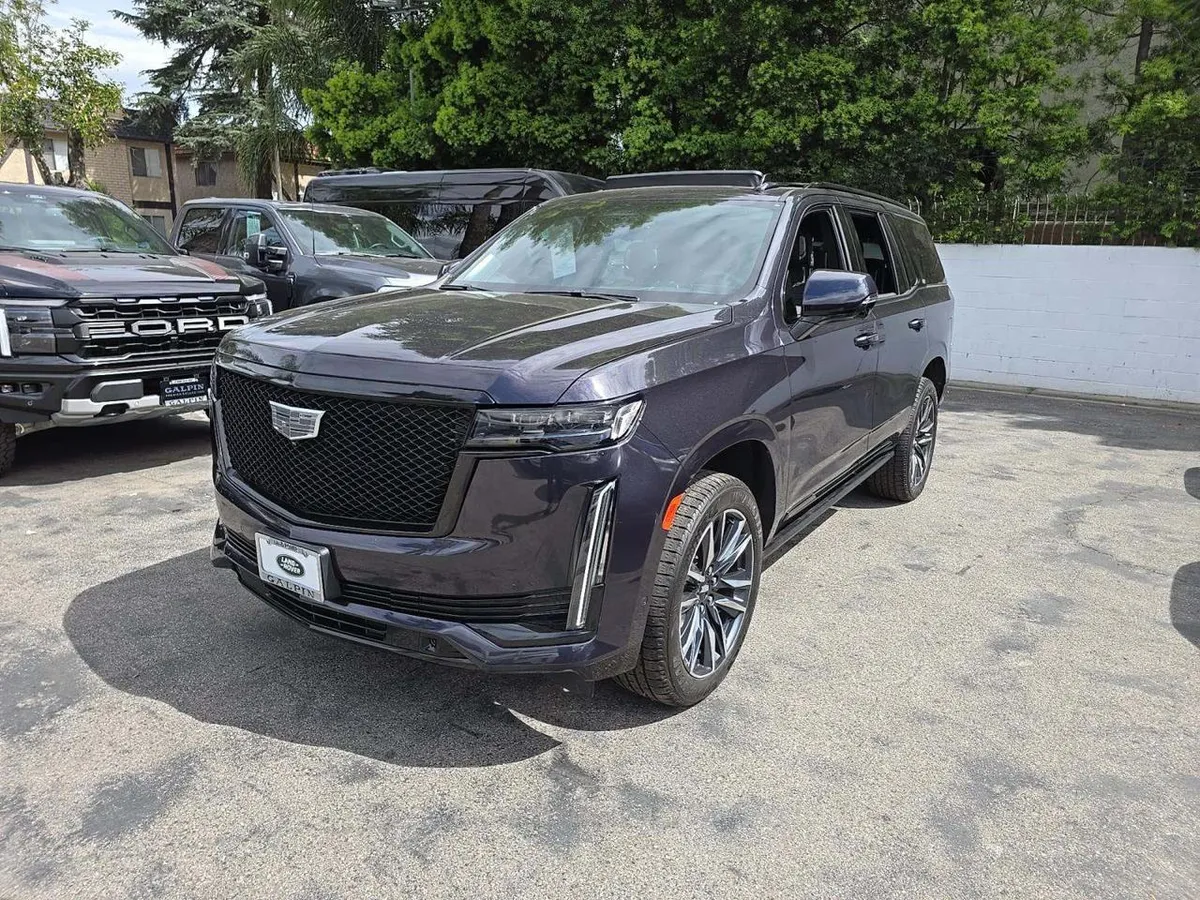 CADILLAC ESCALADE МОЩНЫЙ 2022