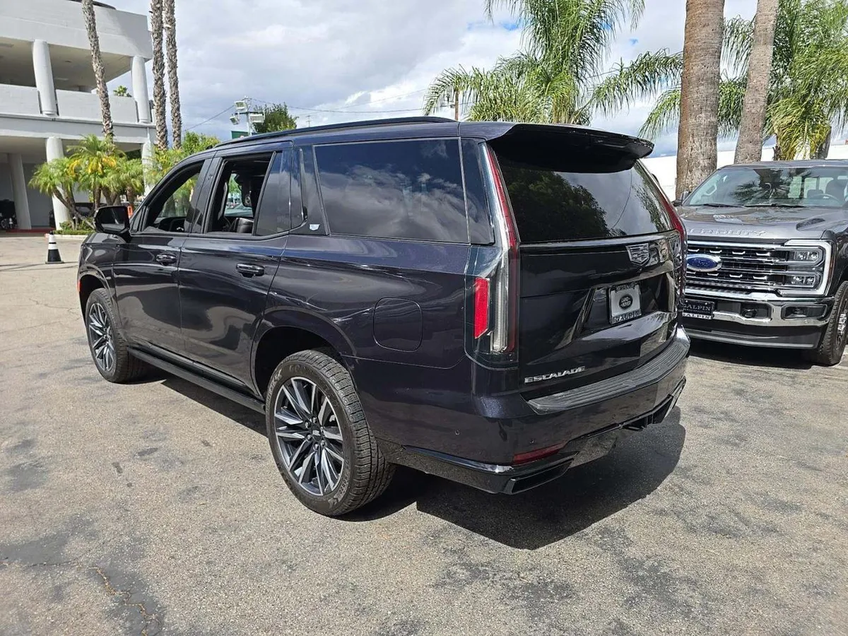CADILLAC ESCALADE МОЩНЫЙ 2022