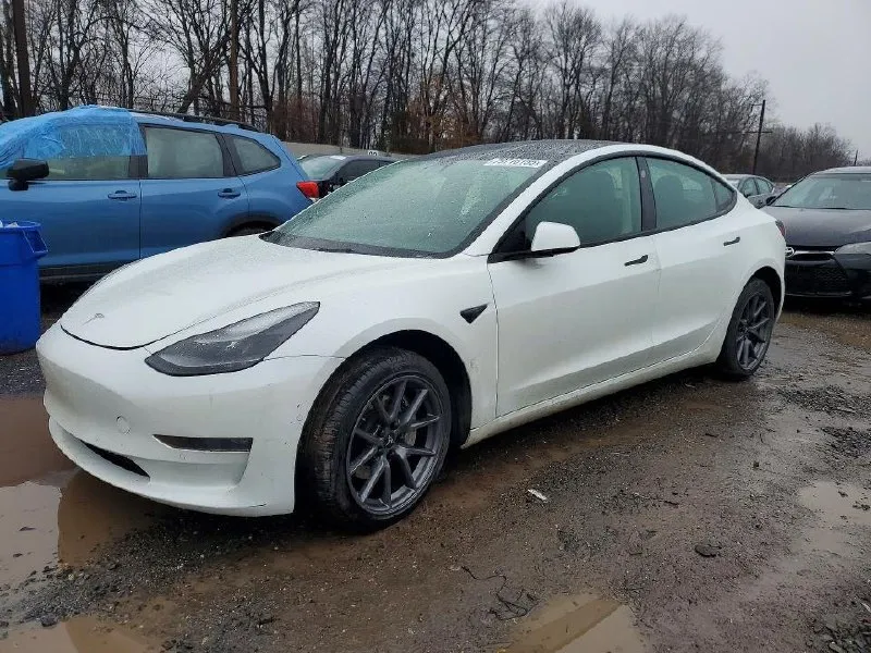 TESLA MODEL 3 2022