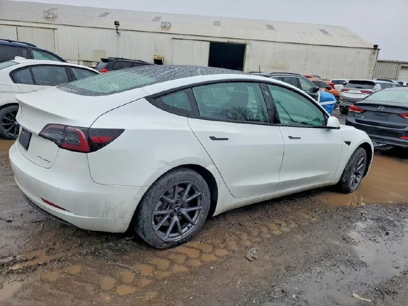 TESLA MODEL 3 2022