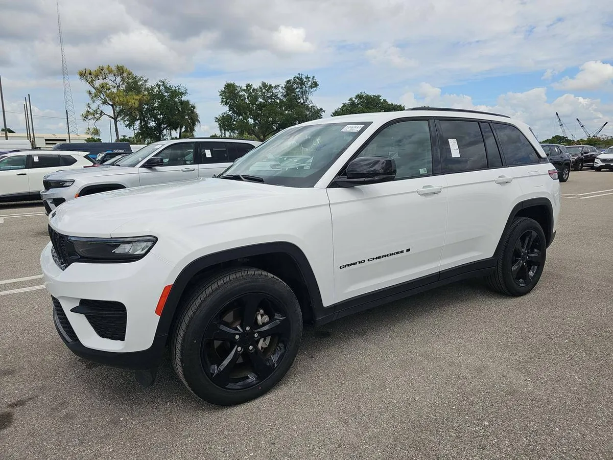 JEEP GRAND CHEROKEE ALTITUDE 2023