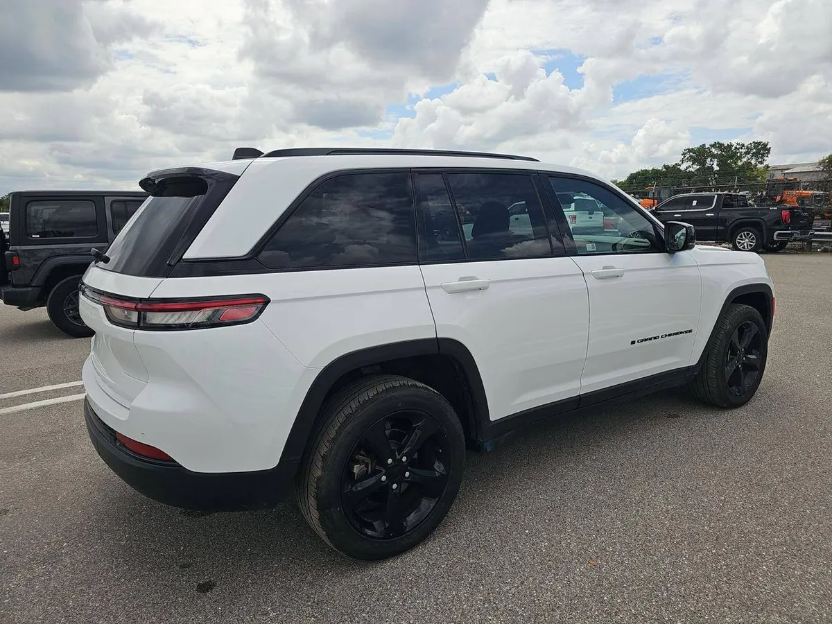 JEEP GRAND CHEROKEE ALTITUDE 2023