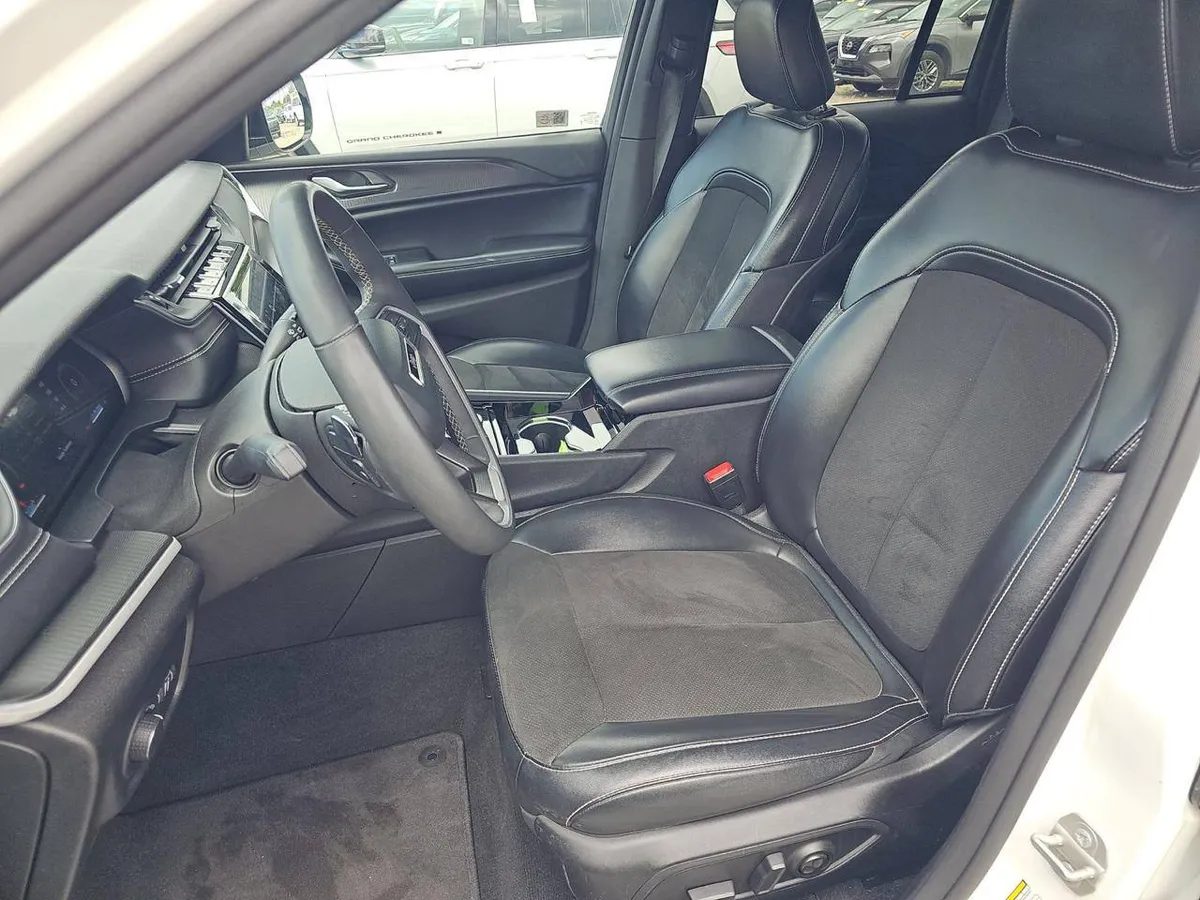 JEEP GRAND CHEROKEE ALTITUDE 2023