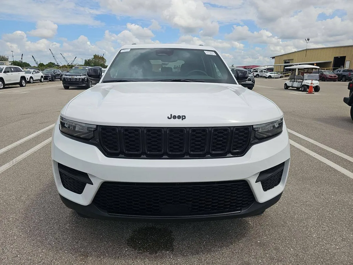 JEEP GRAND CHEROKEE ALTITUDE 2023