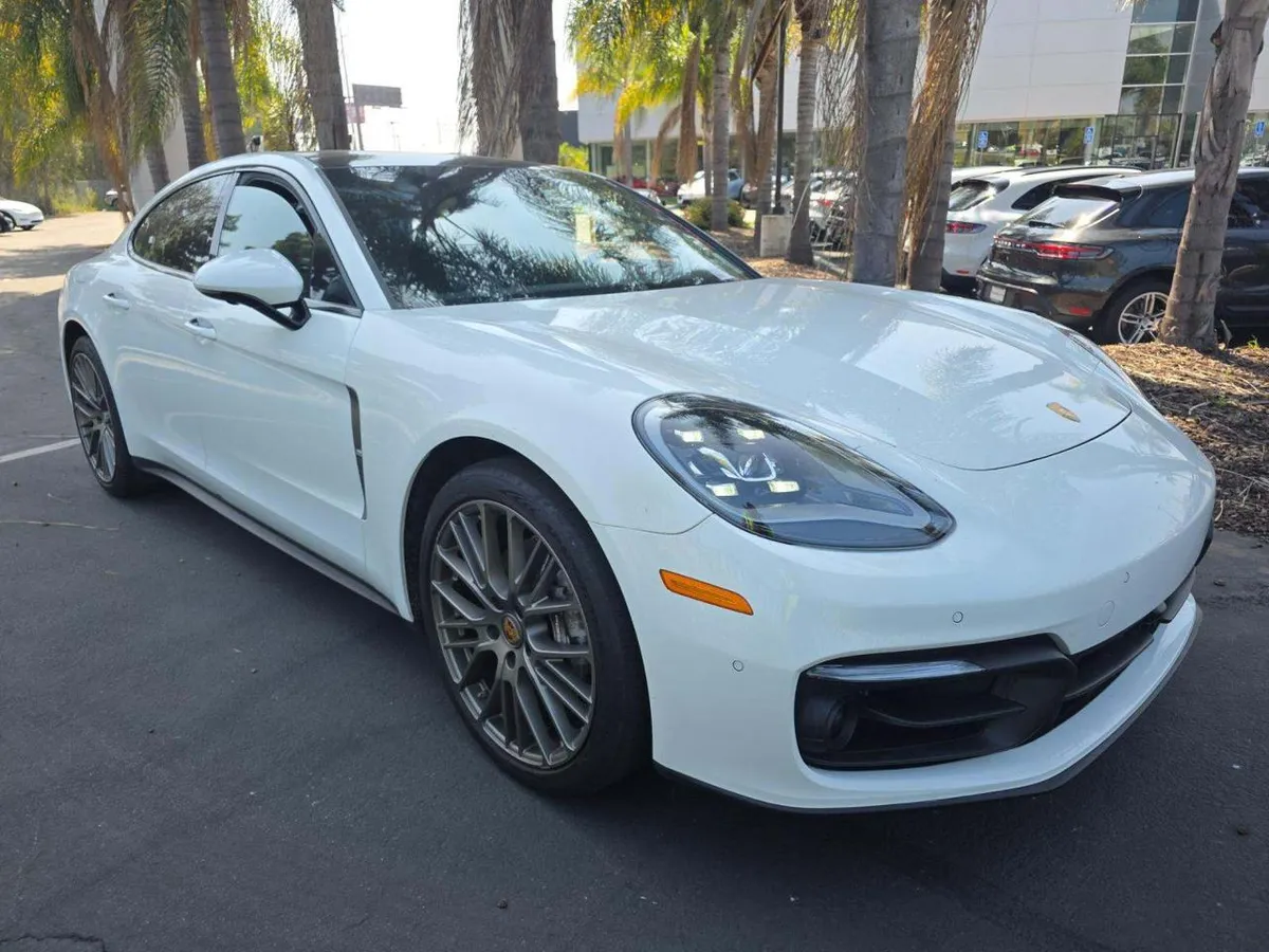 PORSCHE PANAMERA 4 PLATINUM EDITION 2023