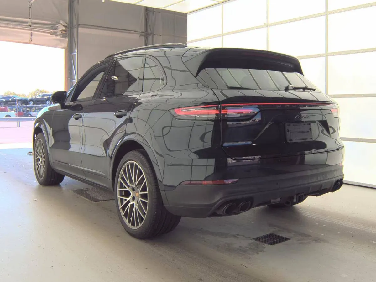 PORSCHE CAYENNE PLATINUM EDITION 2022
