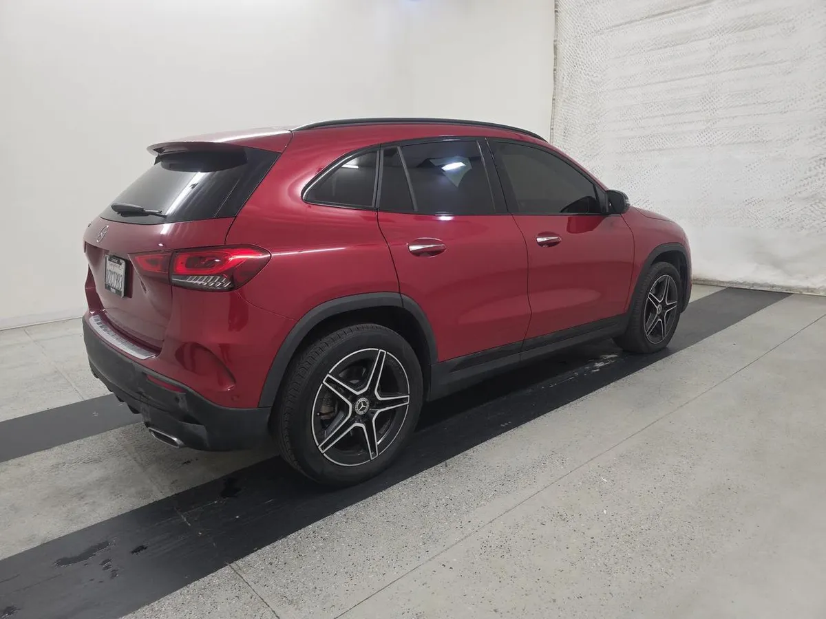 MERCEDES-BENZ GLA 250 2021