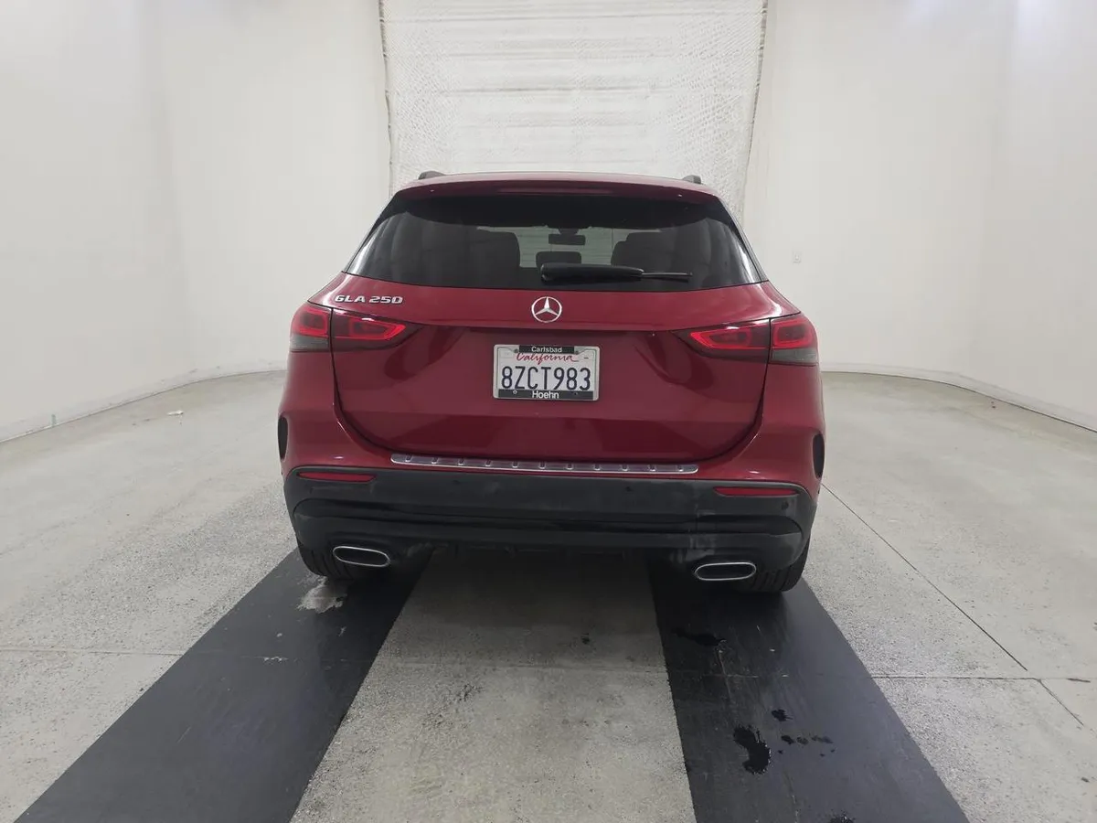 MERCEDES-BENZ GLA 250 2021