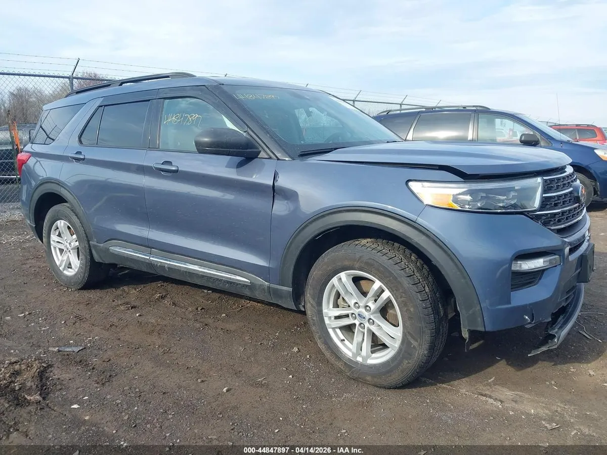 FORD EXPLORER XLT 2021
