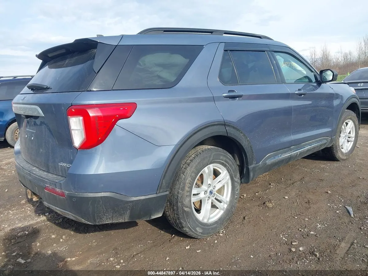 FORD EXPLORER XLT 2021