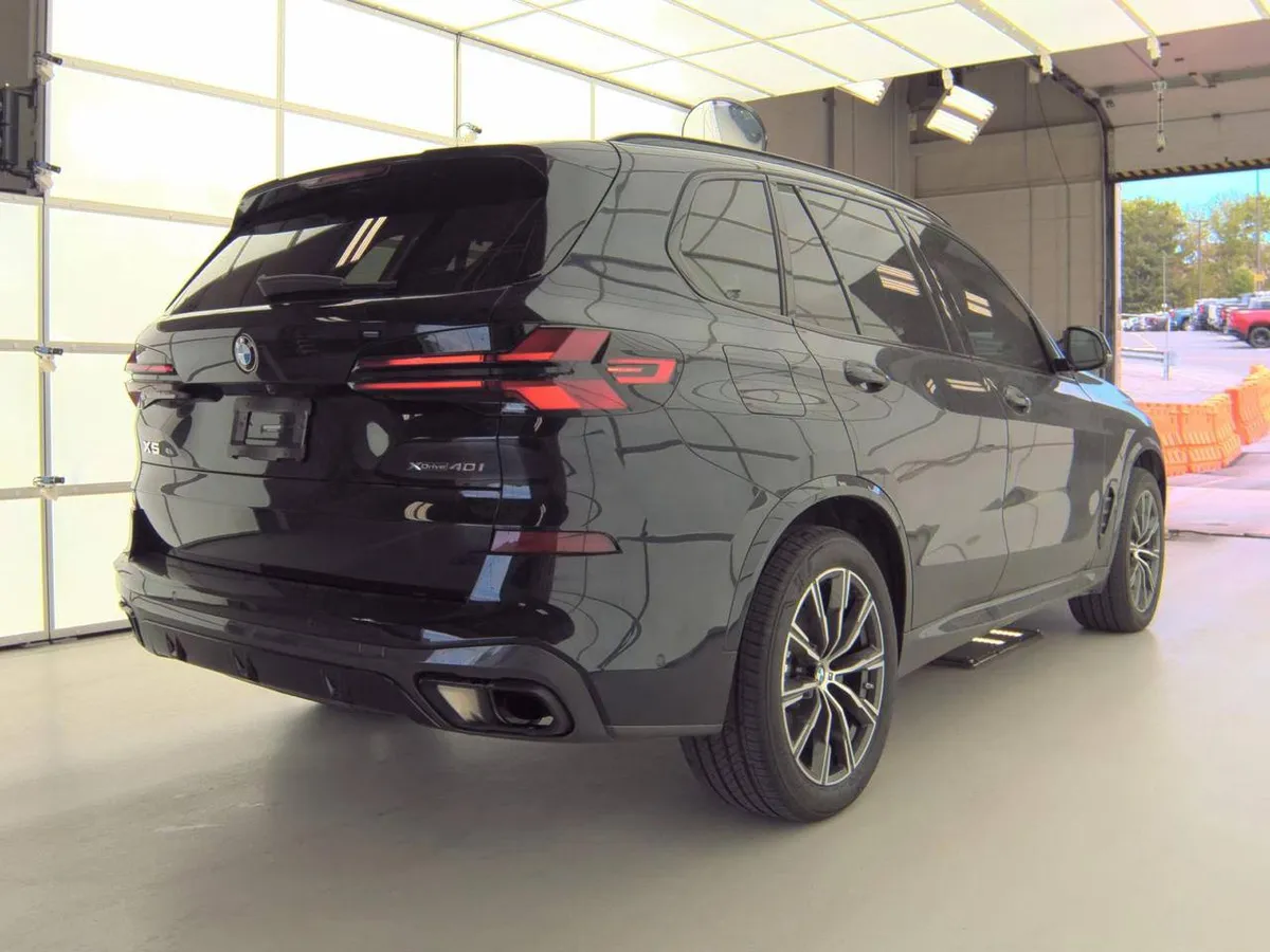 BMW X5 SPORTS ACTIVITY VEHICLE 2024