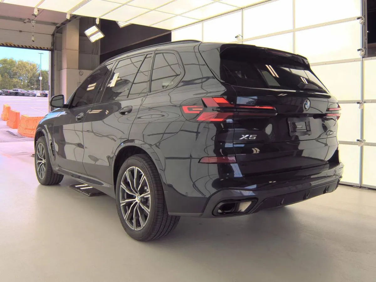 BMW X5 SPORTS ACTIVITY VEHICLE 2024