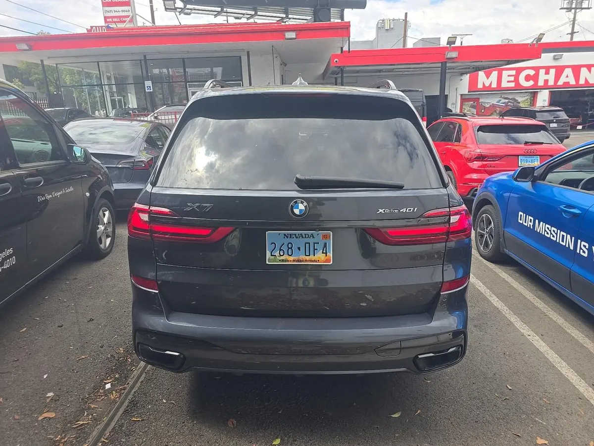 BMW X7 SPORTS ACTIVITY VEHICLE 2021