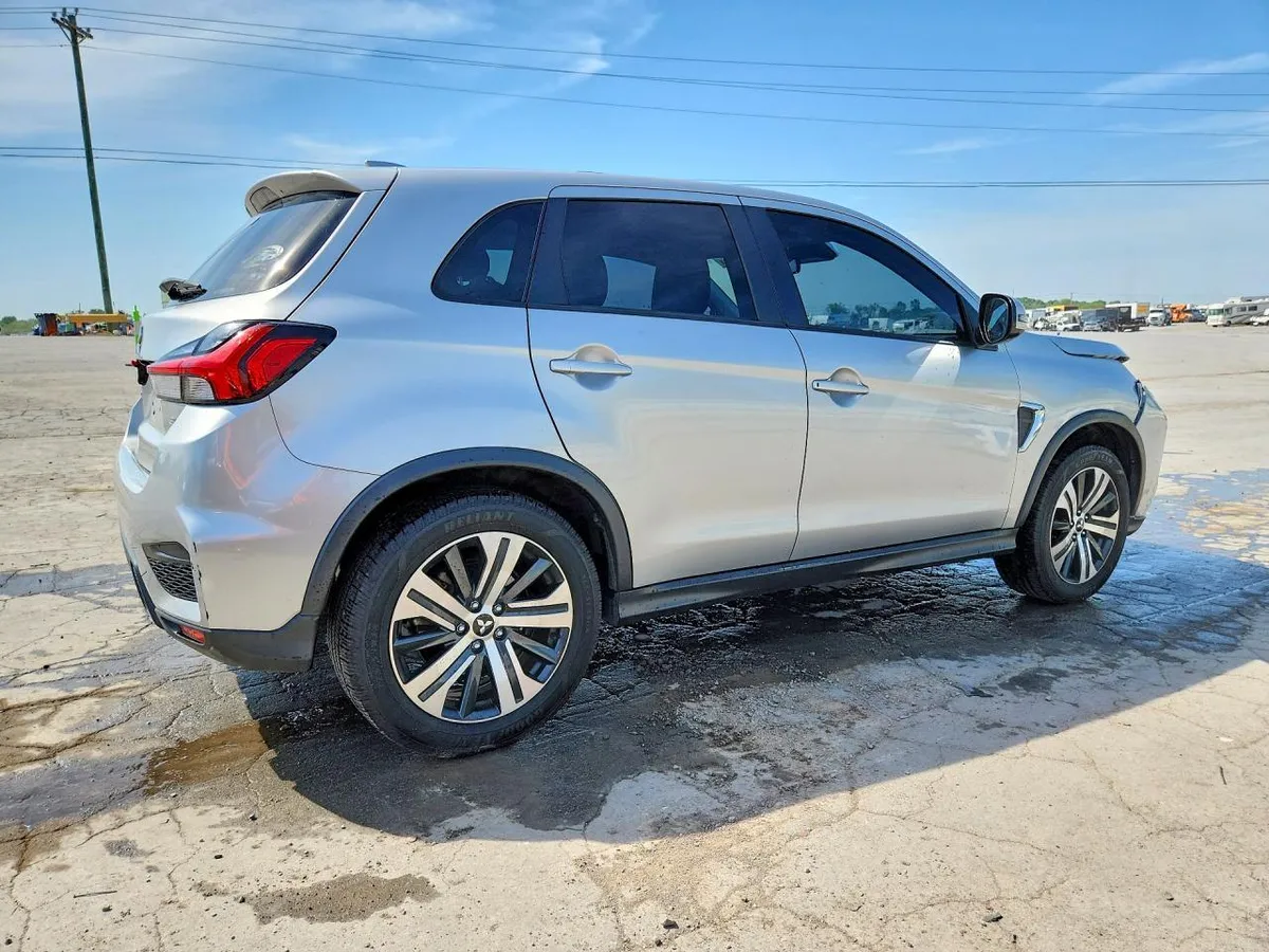 MITSUBISHI OUTLANDER SPORT ES 2022
