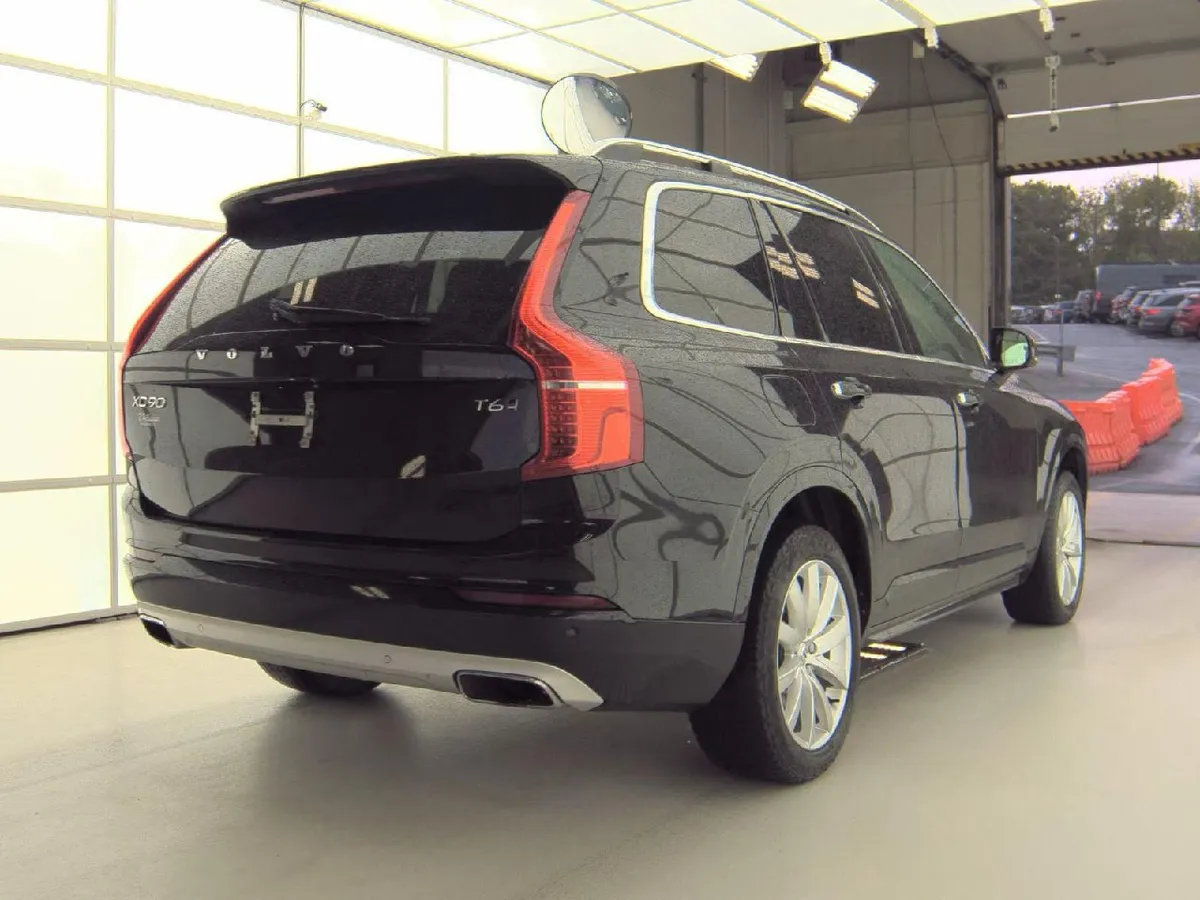VOLVO XC90 T6 MOMENTUM 7 2018