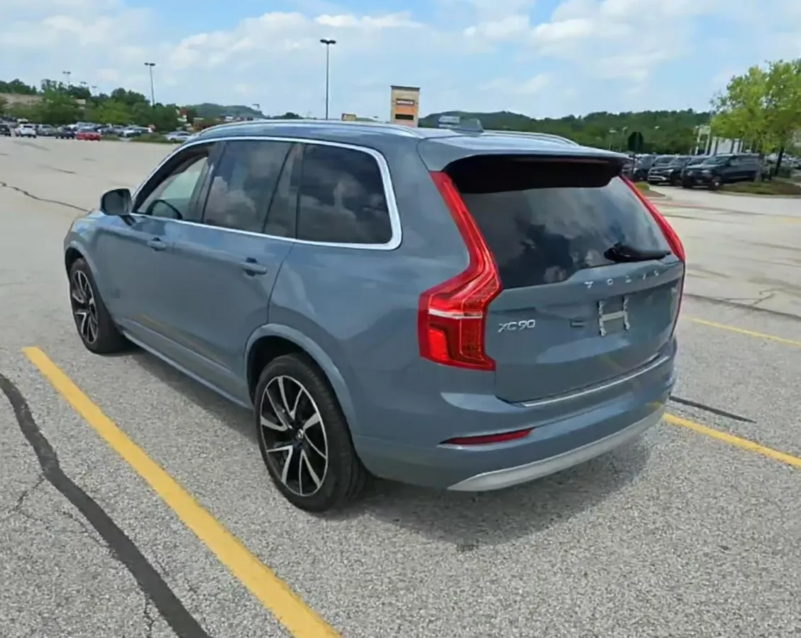 VOLVO XC90 T6 MOMENTUM 7-PASSENGER 2022