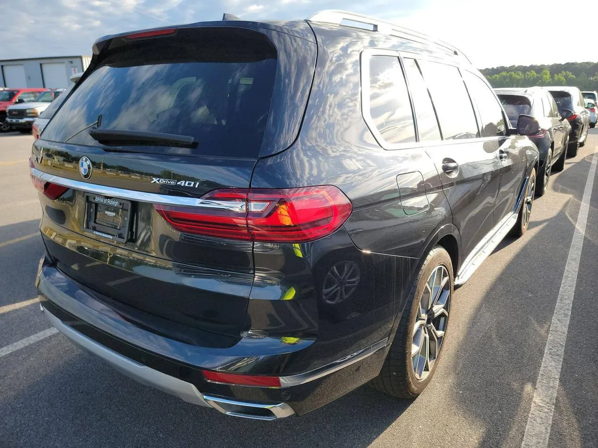 BMW X7 SPORTS ACTIVITY VEHICLE 2021