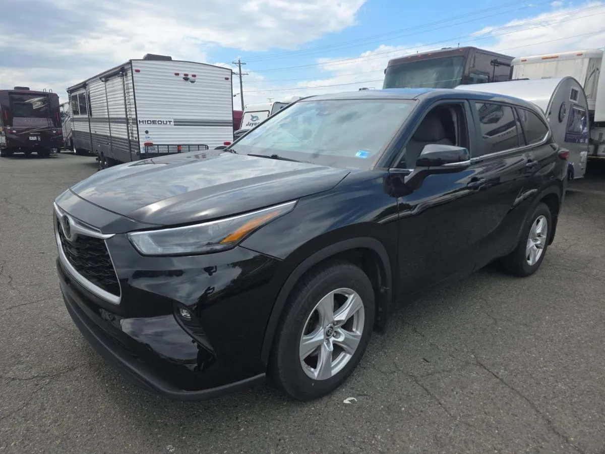 TOYOTA HIGHLANDER LE 2023