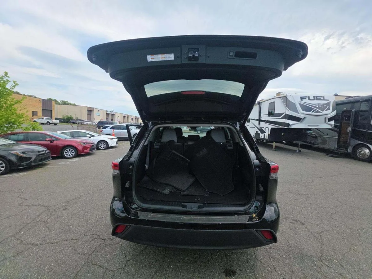 TOYOTA HIGHLANDER LE 2023