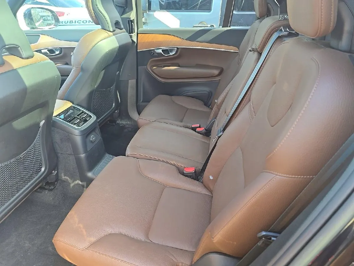 VOLVO XC90 RECHARGE T8 CORE 2023