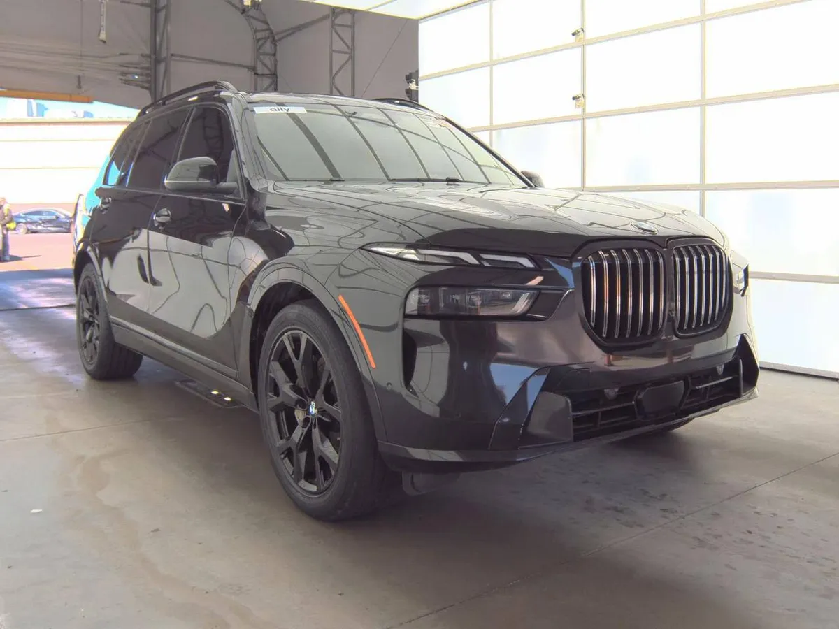 BMW X7 SPORTS ACTIVITY VEHICLE 2023