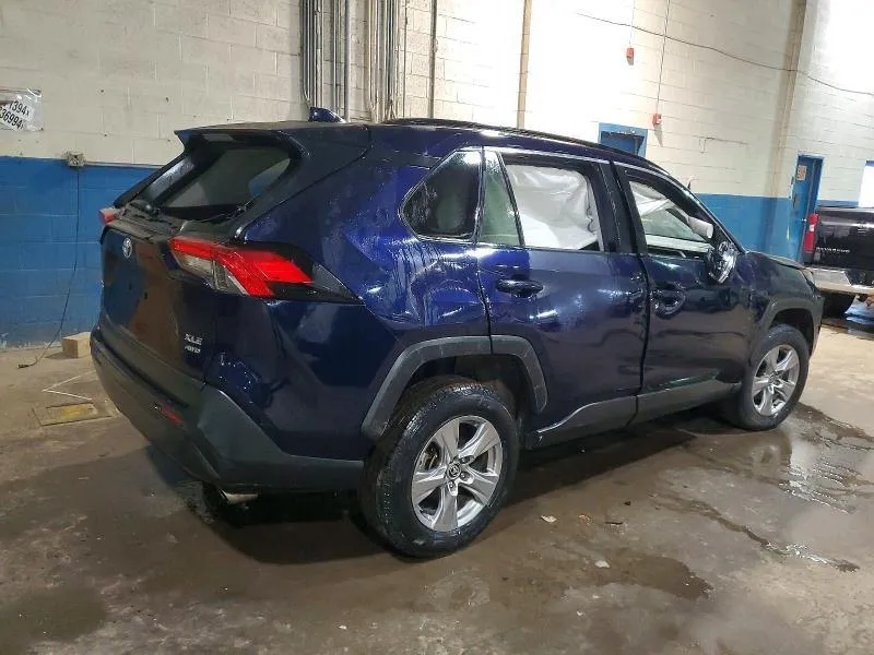 TOYOTA RAV4 XLE 2022