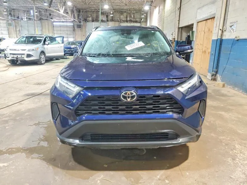 TOYOTA RAV4 XLE 2022