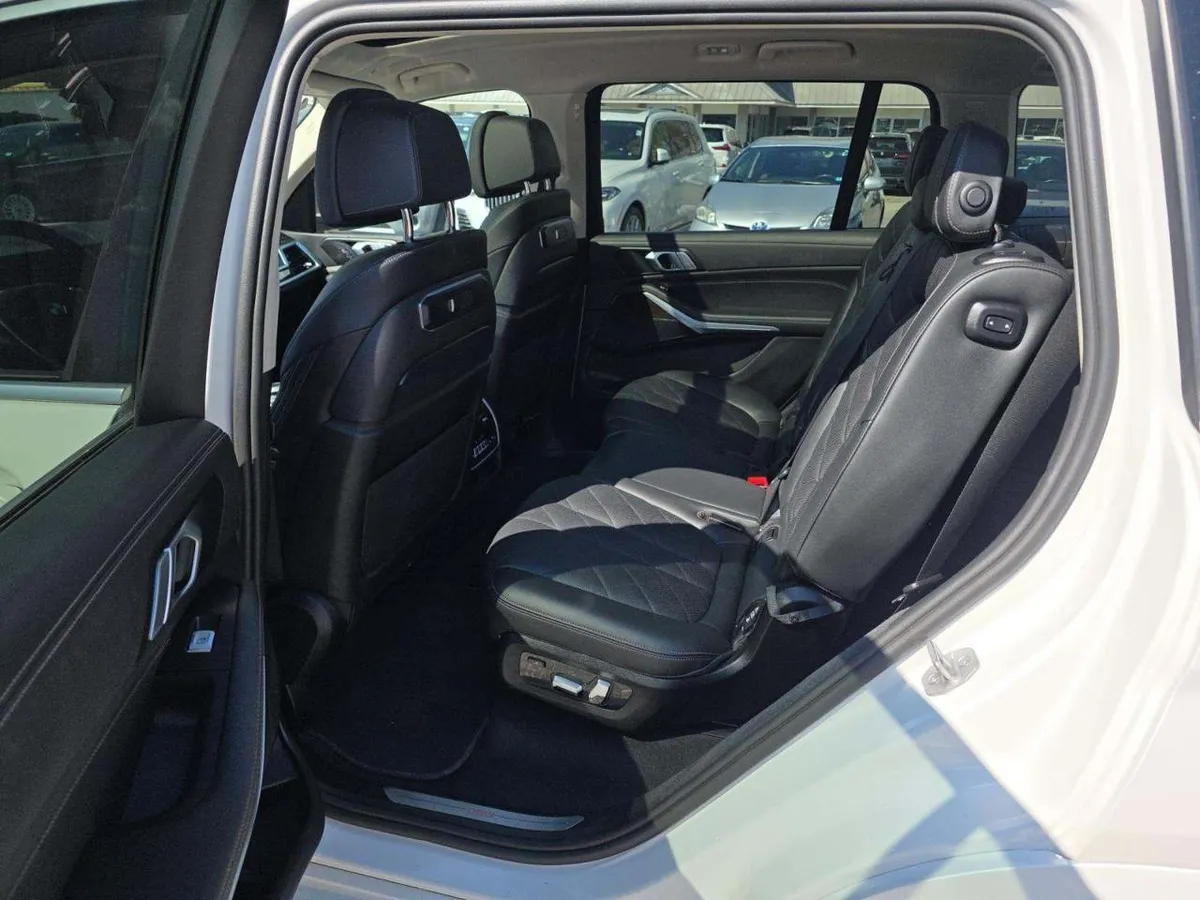 BMW X7 SPORTS ACTIVITY VEHICLE 2023