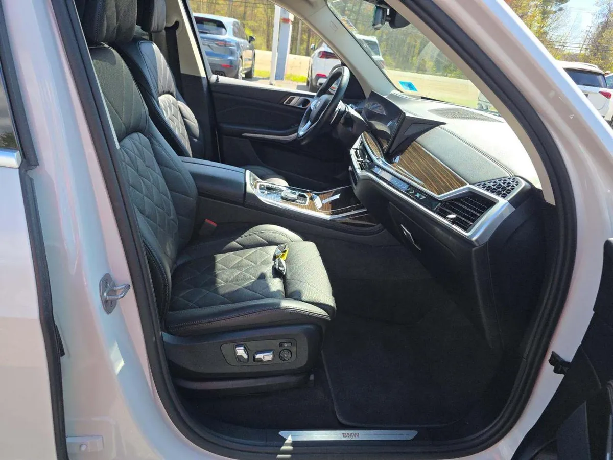 BMW X7 SPORTS ACTIVITY VEHICLE 2023
