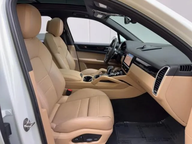 PORSCHE CAYENNE 2021