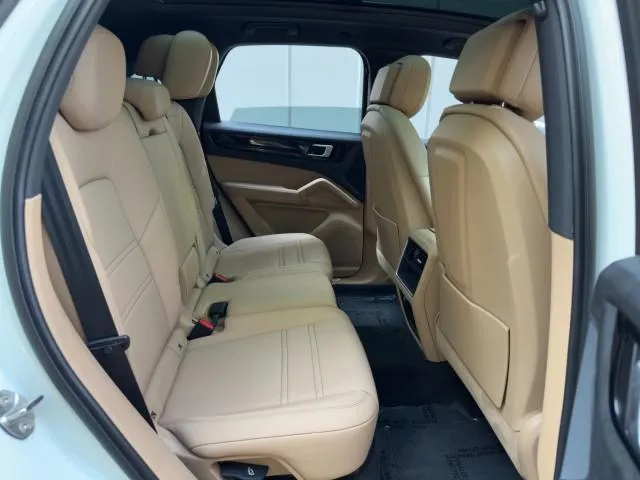 PORSCHE CAYENNE 2021