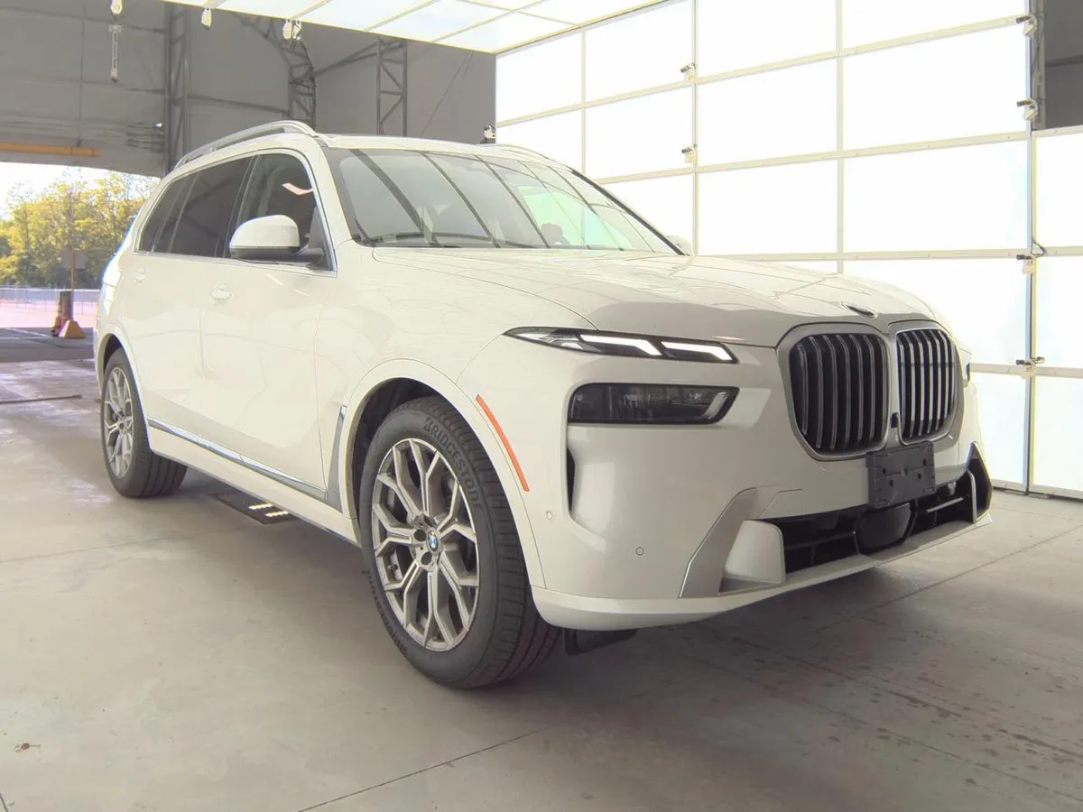 BMW X7 SPORTS ACTIVITY VEHICLE 2023