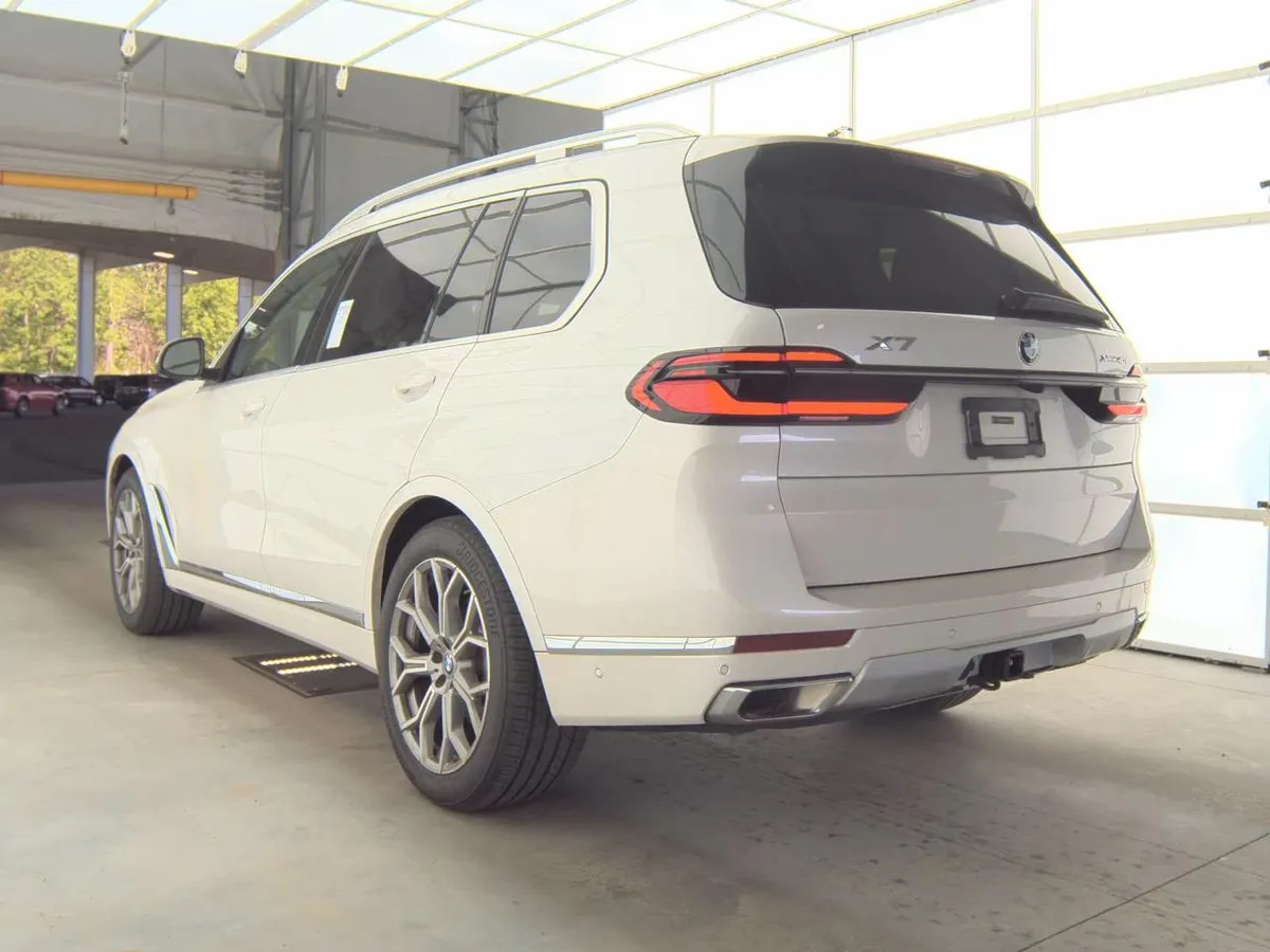 BMW X7 SPORTS ACTIVITY VEHICLE 2023