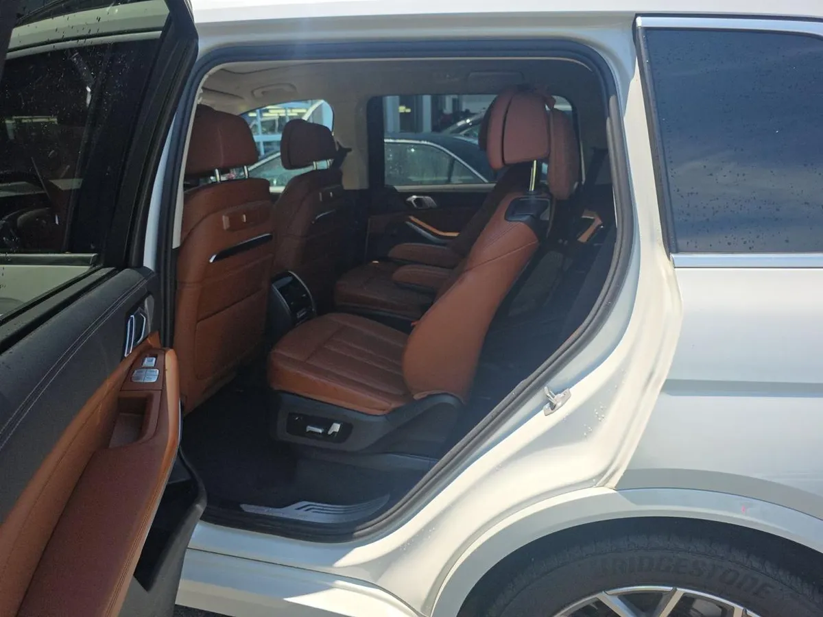 BMW X7 SPORTS ACTIVITY VEHICLE 2023