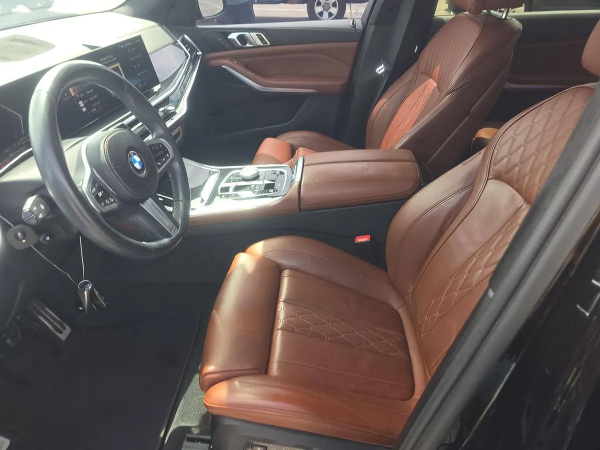 BMW X7 SPORTS ACTIVITY VEHICLE 2023