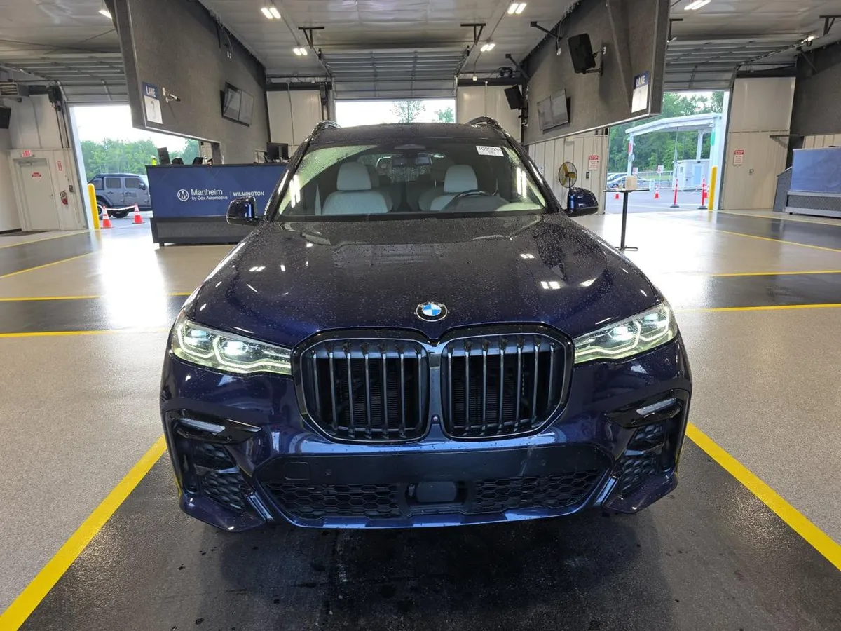 BMW X7 SPORTS ACTIVITY VEHICLE 2021