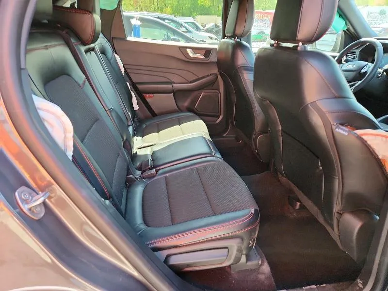 FORD ESCAPE ST LINE 2023