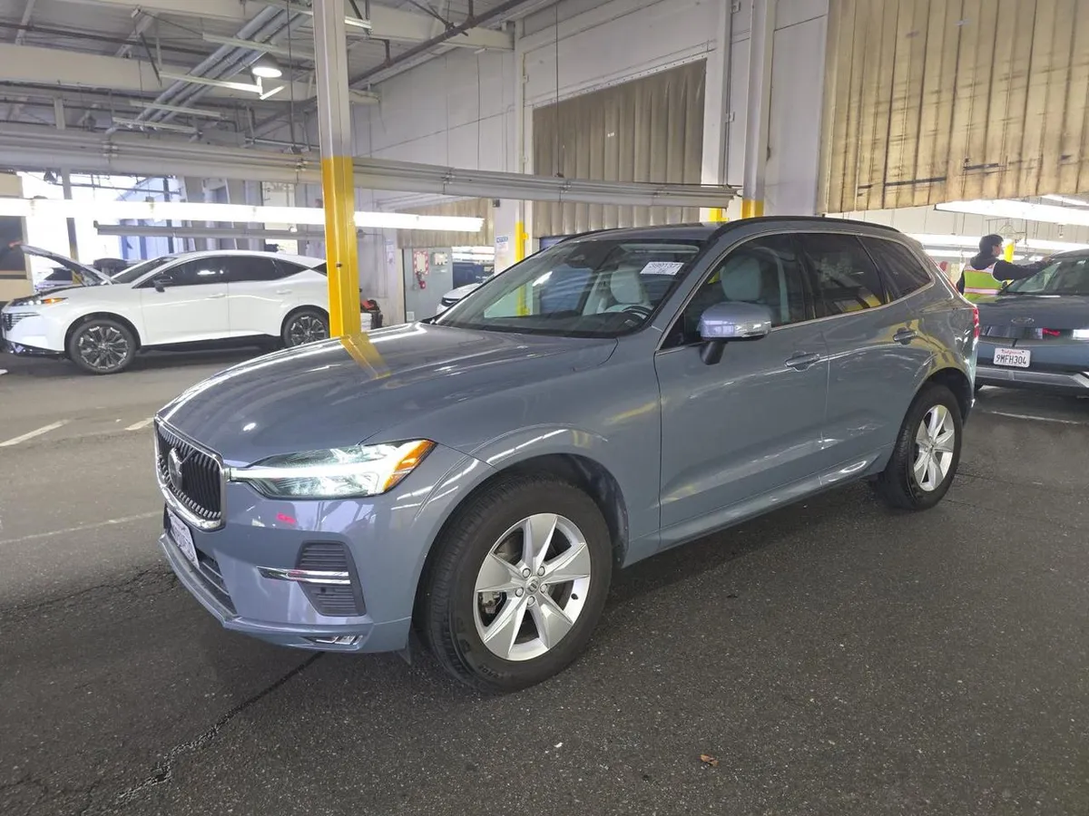 VOLVO XC60 B5 MOMENTUM 2022
