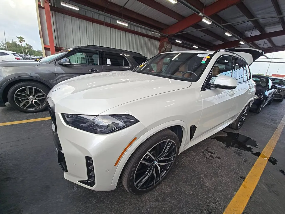 BMW X5 SPORTS ACTIVITY VEHICLE 2024