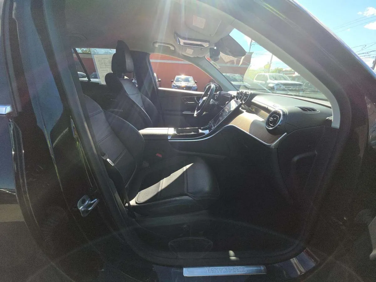 MERCEDES-BENZ GLC 300 2023