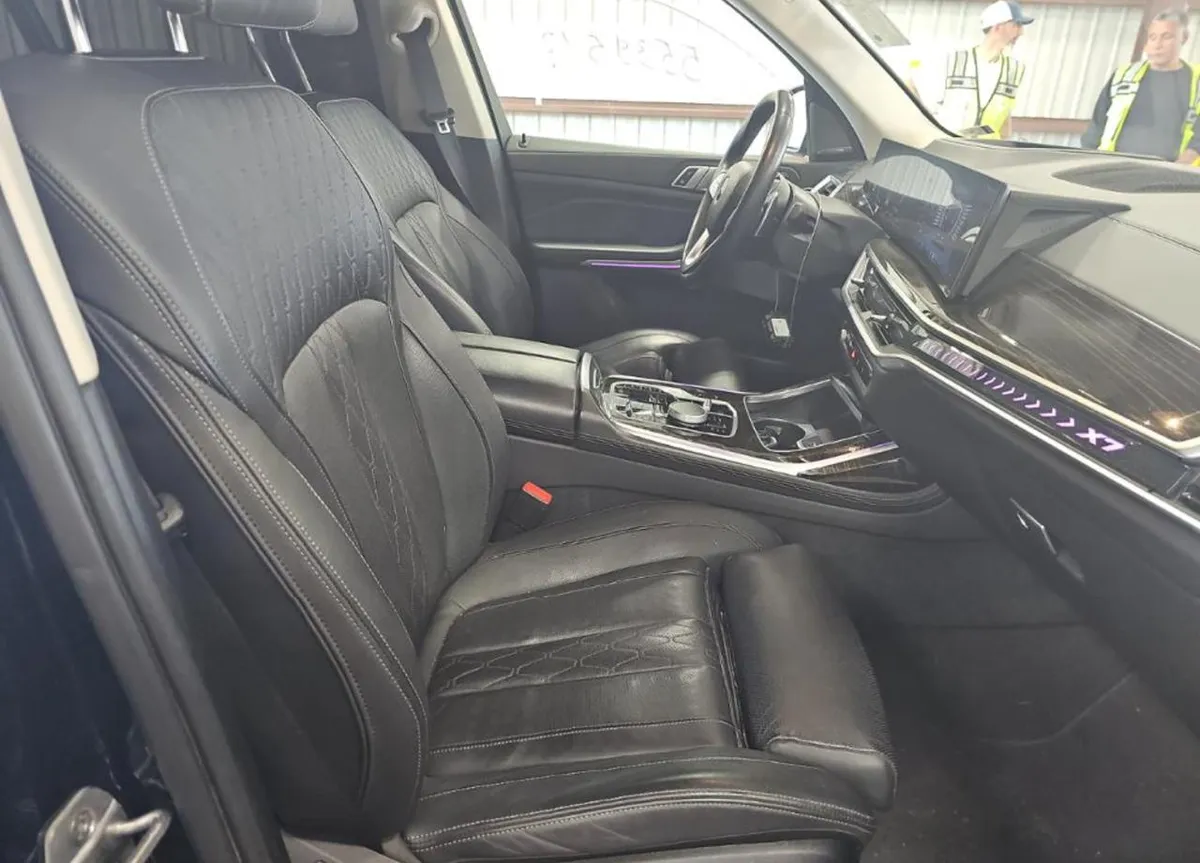 BMW X7 SPORTS ACTIVITY VEHICLE 2023