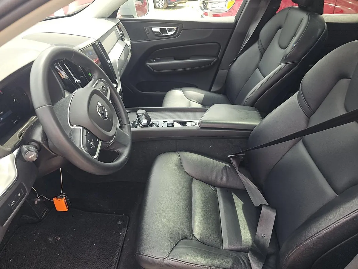 VOLVO XC60 T8 2023