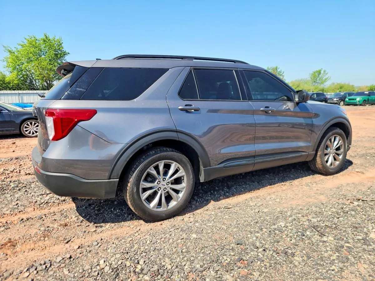 FORD EXPLORER XLT 2022