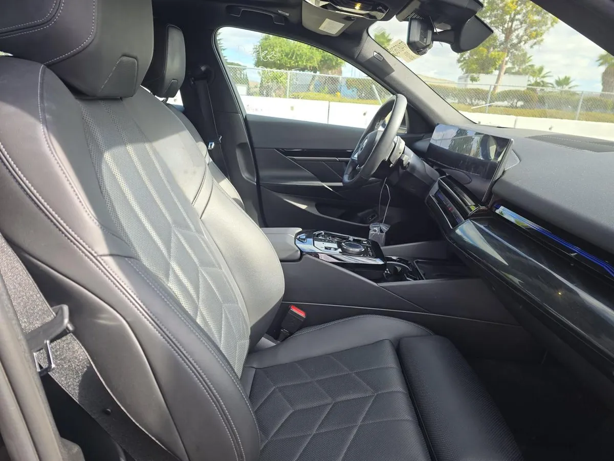 BMW 5 SERIES SEDAN 530I 2024