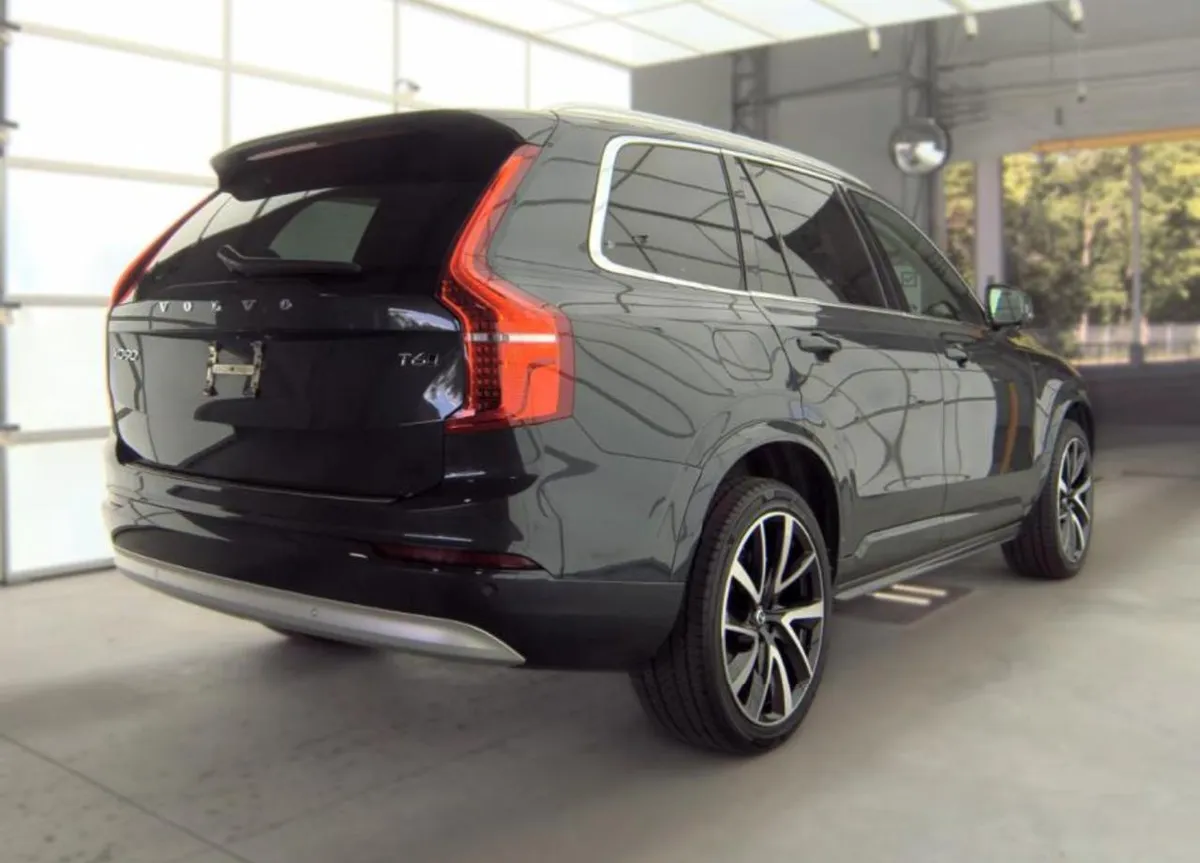 VOLVO XC90 T6 MOMENTUM 7-PASSENGER 2022